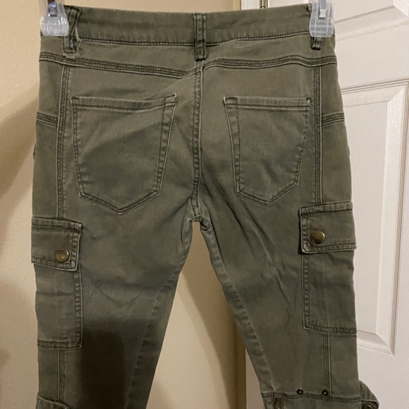 Pants - Picture 5 of 11